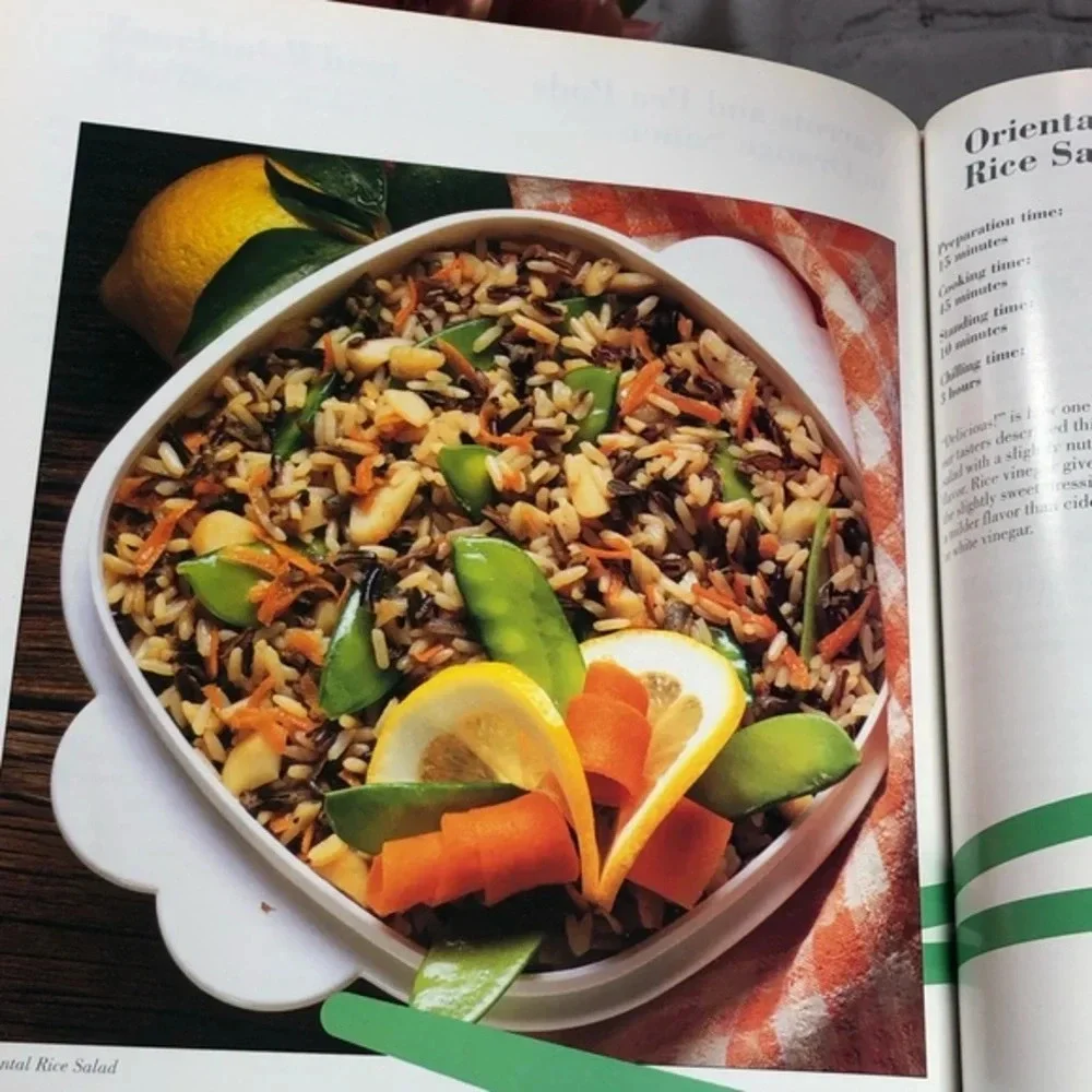 Vintage 1993 TUPPERWARE LUSCIOUS LOW-FAT FAVORITES cookbook